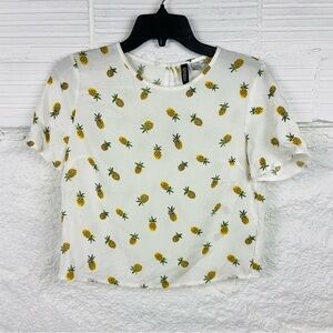 NWOT H&M DIVIDED white half cropped pineapple short sleeve shirt size 4